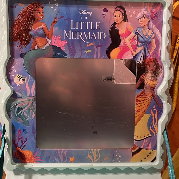 •DISNEY•BNWT "THE LITTLE MERMAID" LITTLE GIRL MAKE UP, COSMETICS, & BRUSH SET - Picture 4 of 7